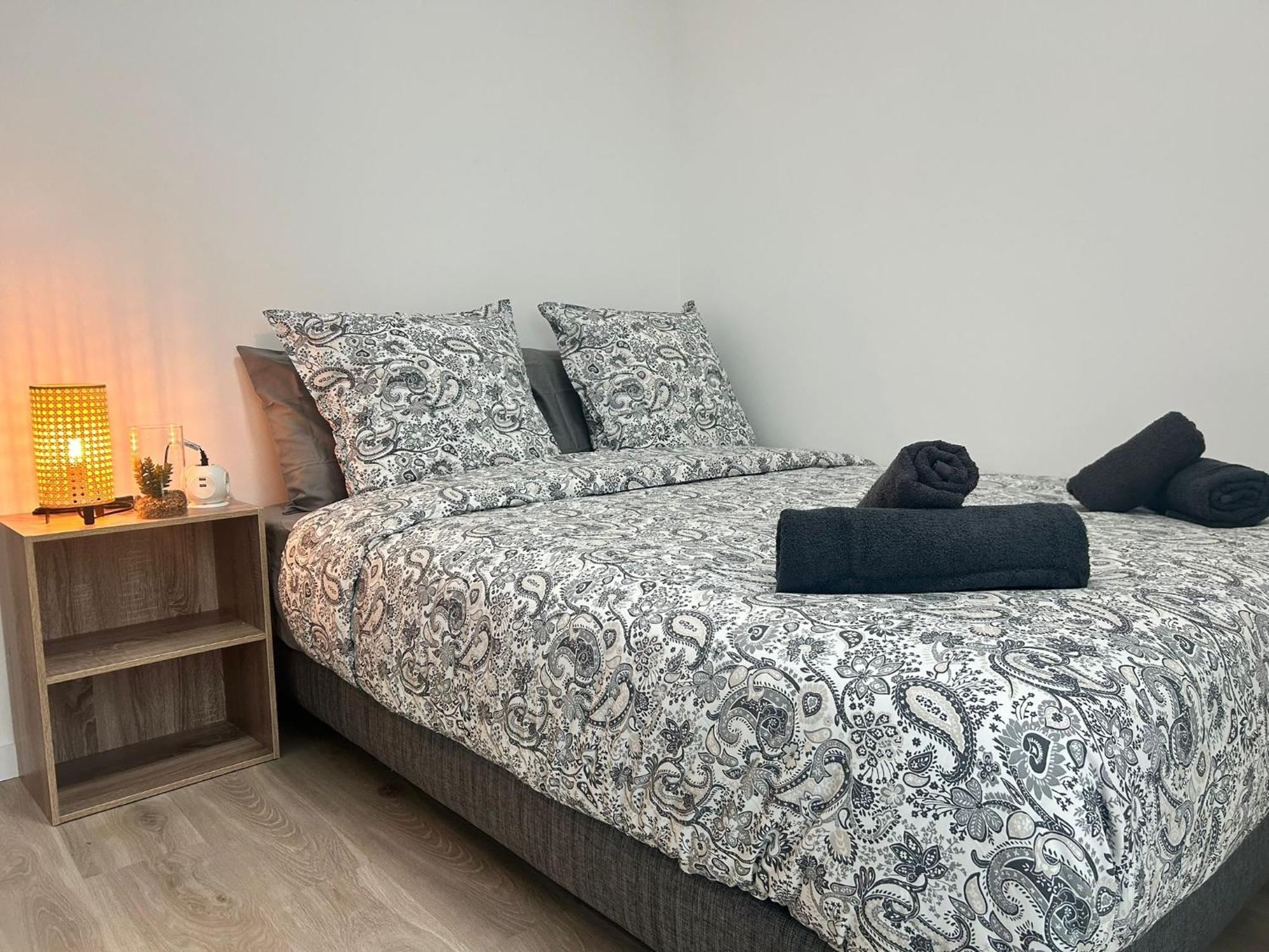 Welcome To Becky Bobigny Bagian luar foto